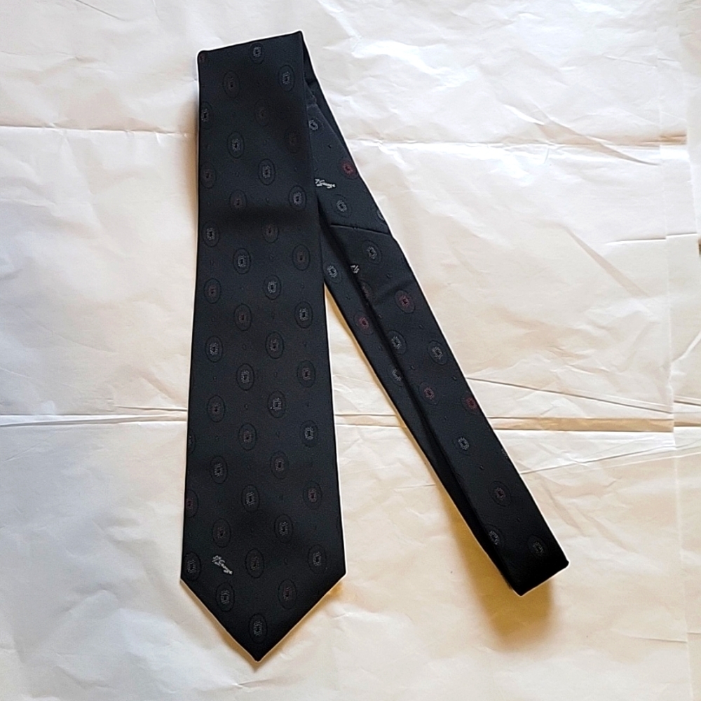 Mens black and dot tie